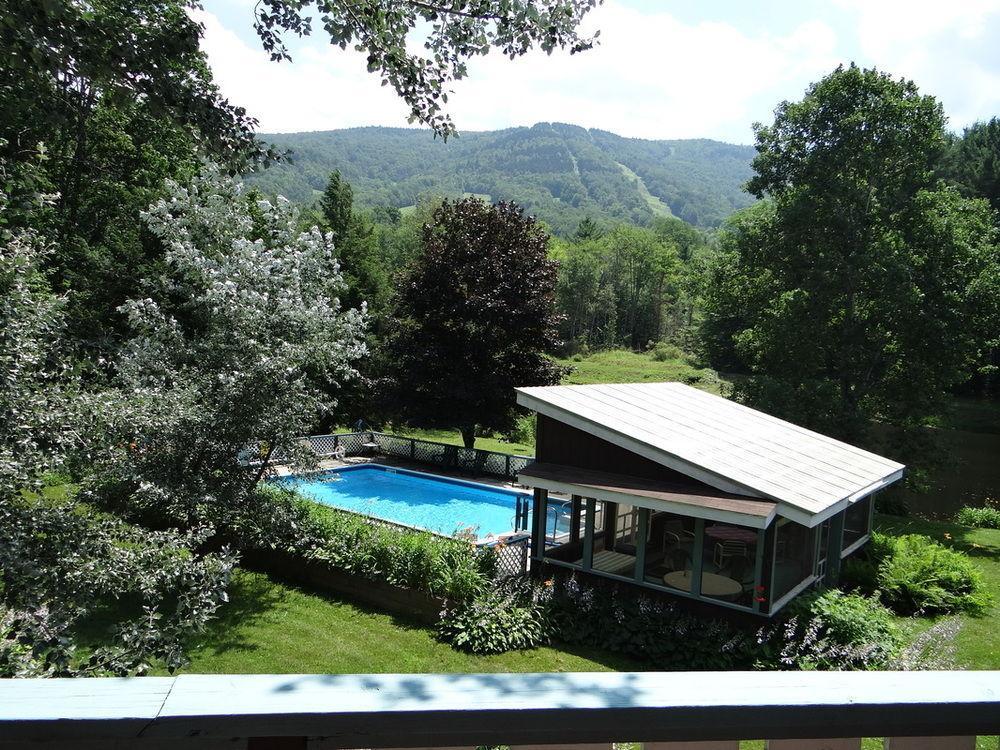 Blue Gentian Lodge At Magic Mountain Londonderry Екстериор снимка
