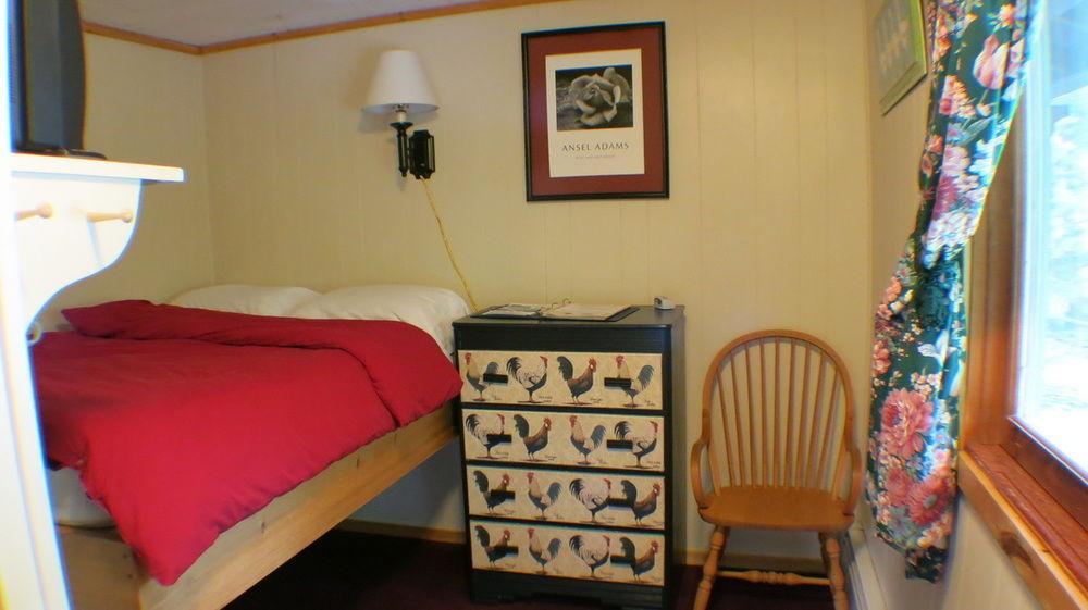 Blue Gentian Lodge At Magic Mountain Londonderry Екстериор снимка
