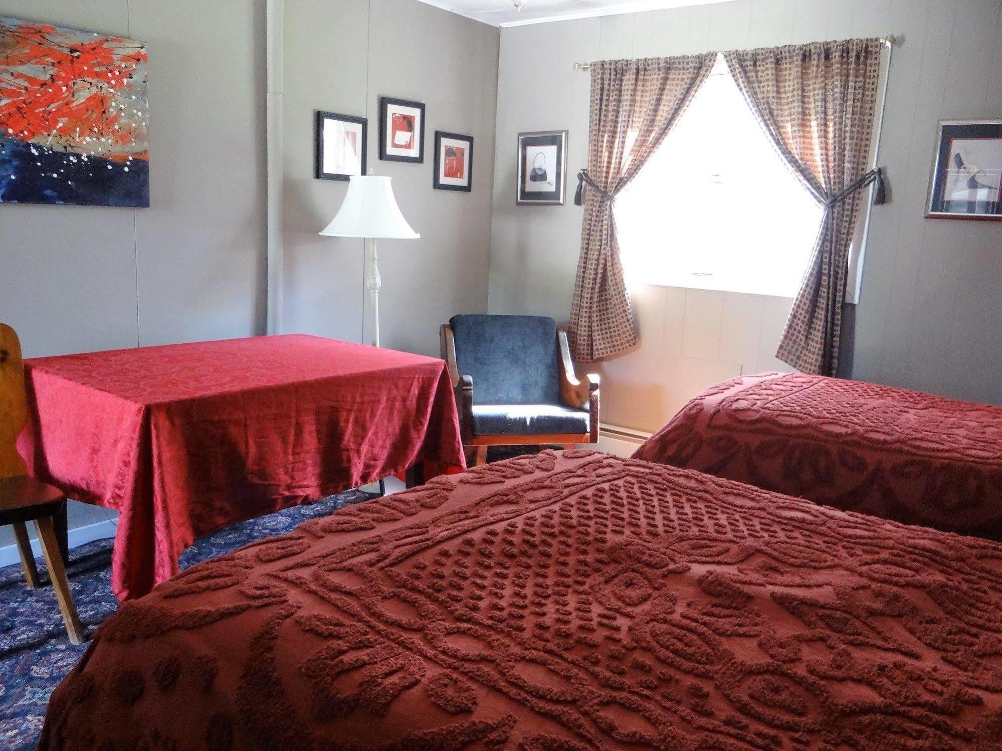 Blue Gentian Lodge At Magic Mountain Londonderry Екстериор снимка