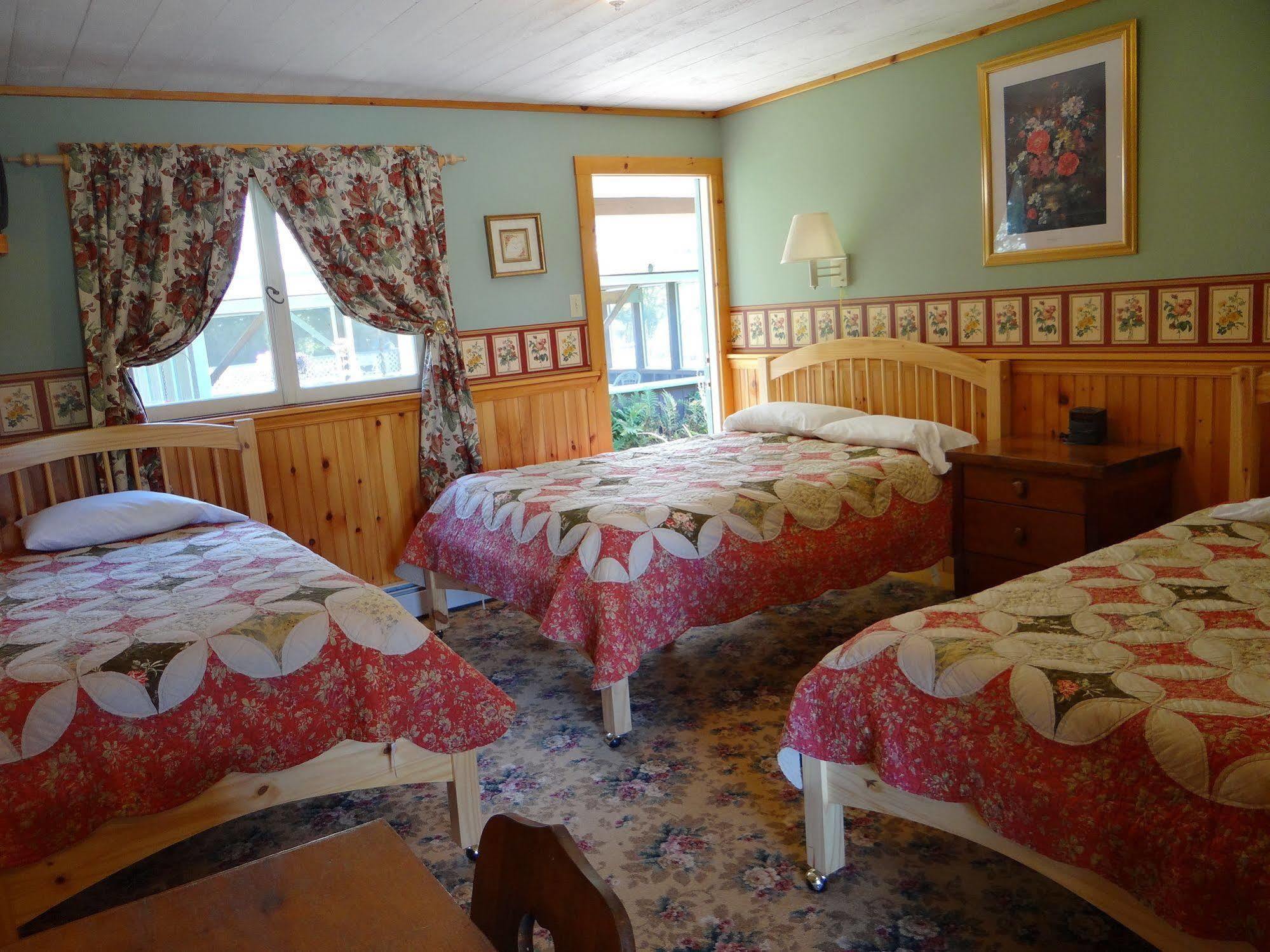 Blue Gentian Lodge At Magic Mountain Londonderry Екстериор снимка