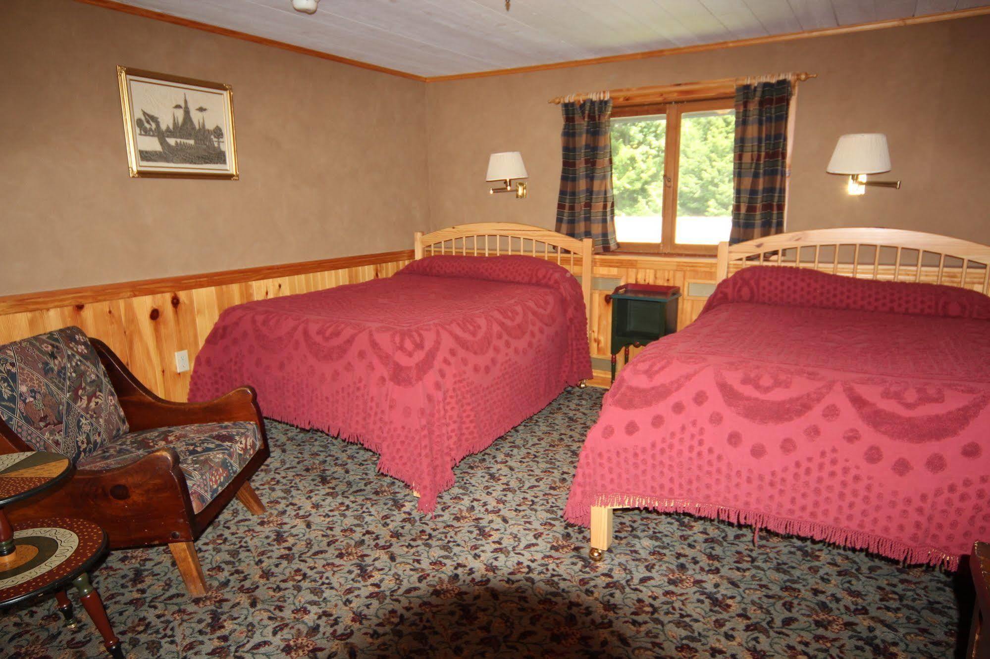 Blue Gentian Lodge At Magic Mountain Londonderry Екстериор снимка