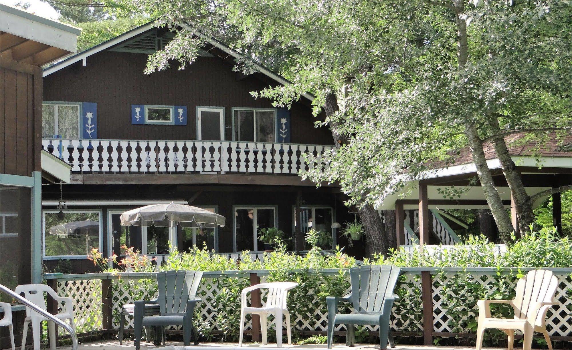 Blue Gentian Lodge At Magic Mountain Londonderry Екстериор снимка