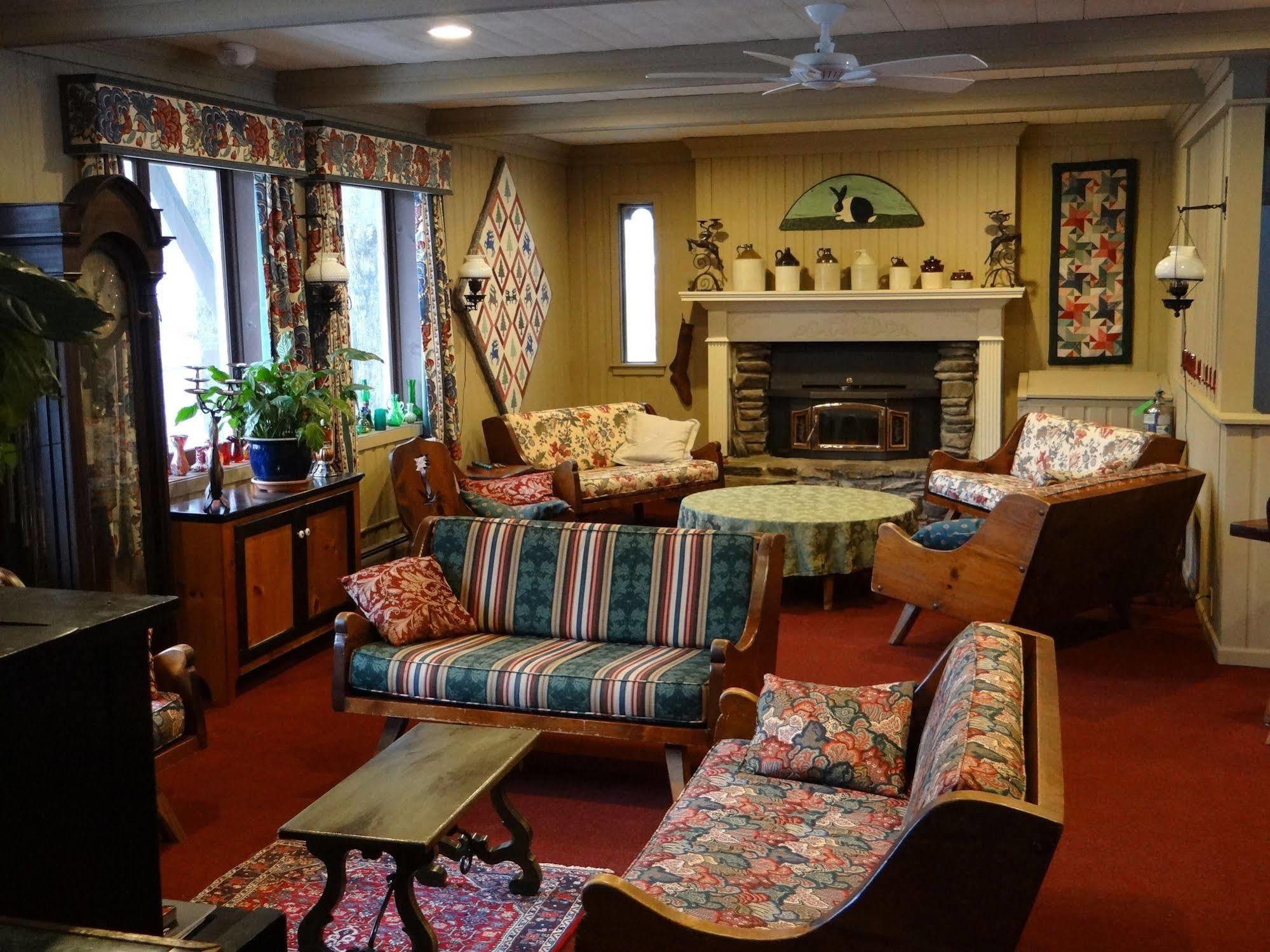Blue Gentian Lodge At Magic Mountain Londonderry Екстериор снимка